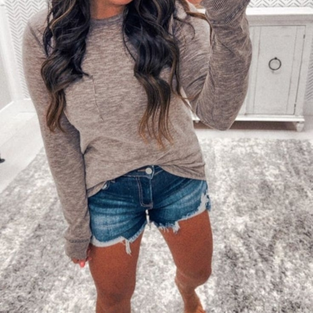 Women's Lightweight Long-Sleeve Crewneck Top - Taupe